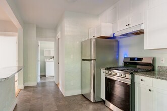 17 Church St, Unit 1 in Hopkinton, MA - Building Photo - Building Photo