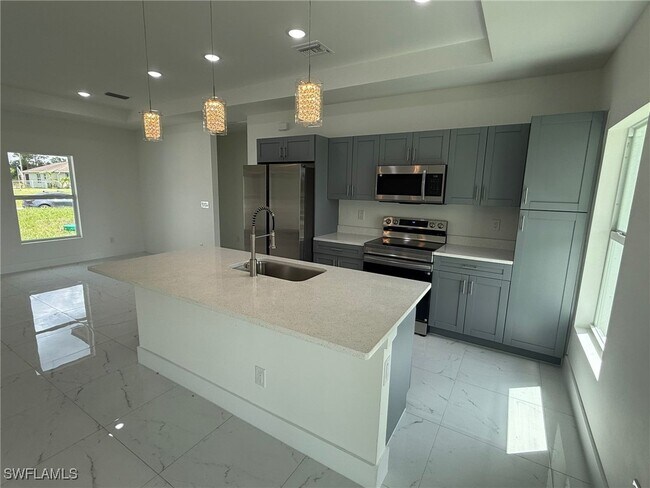 937 Grant Blvd in Lehigh Acres, FL - Building Photo - Building Photo