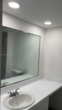 4430 NW 79th Ave in Doral, FL - Foto de edificio - Building Photo