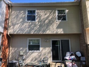 5912 Kara Pl in Burke, VA - Building Photo - Building Photo