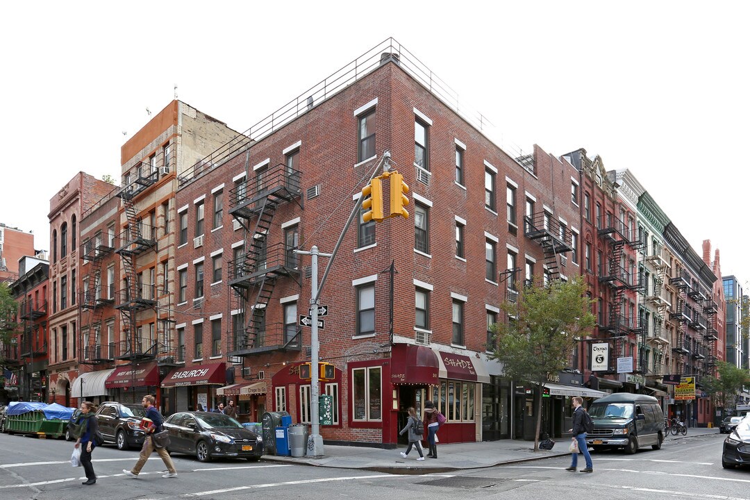 237 Sullivan St in New York, NY - Building Photo