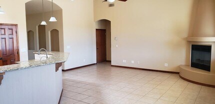 1910 San Fernando Dr in Las Cruces, NM - Building Photo - Building Photo
