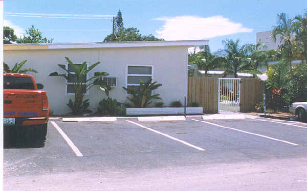 1100 NE 12th Ave in Fort Lauderdale, FL - Building Photo - Building Photo