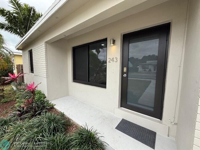 243 SW 9th St in Dania Beach, FL - Building Photo - Building Photo