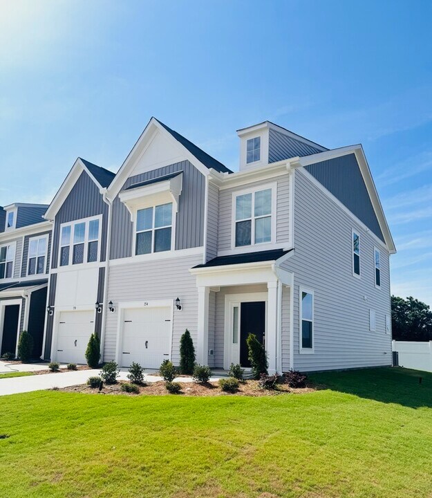 154 Ripple Wy in Clayton, NC - Building Photo