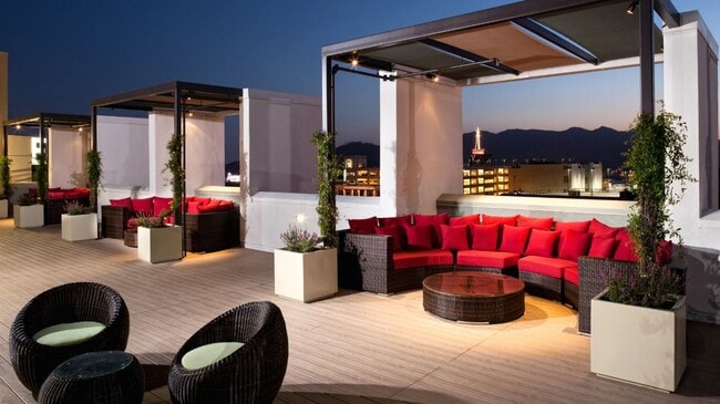 Eleve in Glendale, CA - Foto de edificio - Building Photo