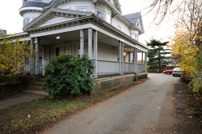 52 Pleasant St in Marlborough, MA - Foto de edificio - Building Photo