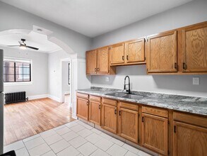 Middlehurst Apartments in Cleveland Heights, OH - Building Photo - Interior Photo