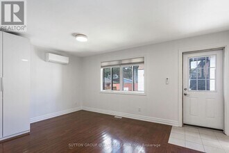156 Mavety St in Toronto, ON - Building Photo - Building Photo