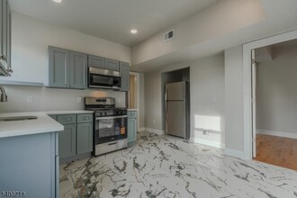 882 S 14th St in Newark, NJ - Building Photo - Building Photo