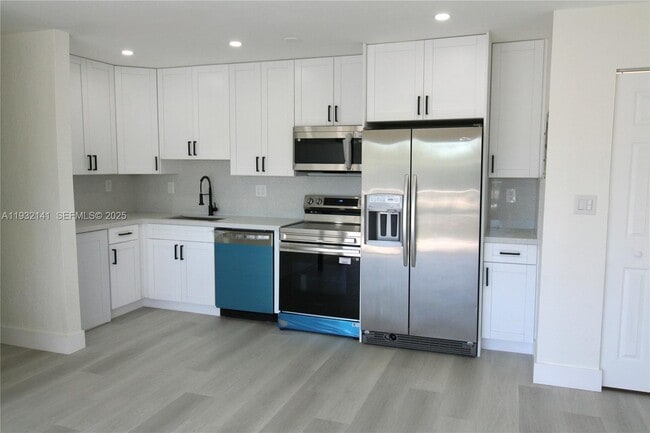 4330 NW 79th Ave in Doral, FL - Building Photo - Building Photo