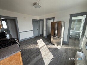 14 Guilfoile St in Waterbury, CT - Building Photo - Building Photo