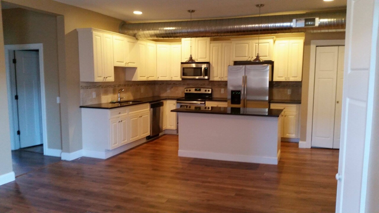 14 Jackson St in Batavia, NY - Building Photo