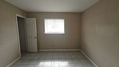 1122 Havner Ln in Houston, TX - Foto de edificio - Building Photo