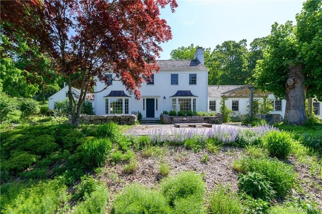 97 Westchester Ave in Pound Ridge, NY - Building Photo - Building Photo