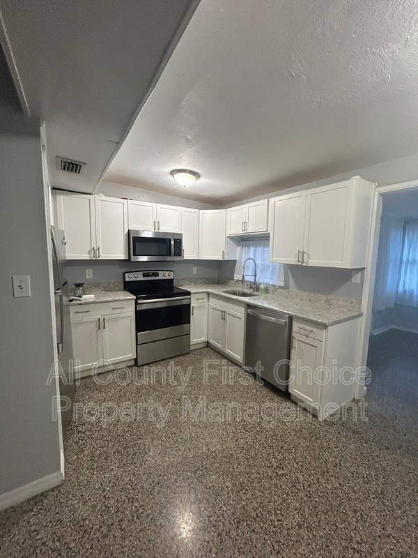 10373 111th Pl N in Largo, FL - Building Photo - Building Photo