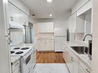 8 POINSETTIA Dr photo'