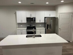 1032 Winnsboro Lp in Round Rock, TX - Building Photo - Building Photo