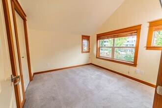 6901 California Ave SW in Seattle, WA - Building Photo - Building Photo