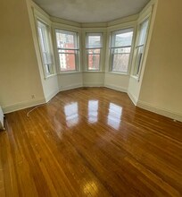 102 Queensberry St, Unit 14 in Boston, MA - Foto de edificio - Building Photo