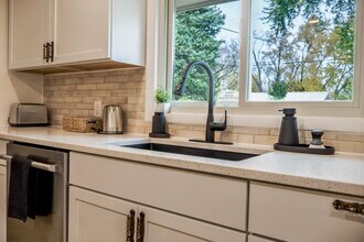 1929 Summer St in Falcon Heights, MN - Building Photo - Building Photo