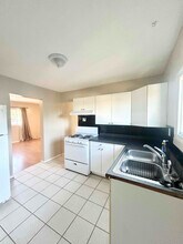 718 Virginia Ave in Rochester, PA - Foto de edificio - Building Photo