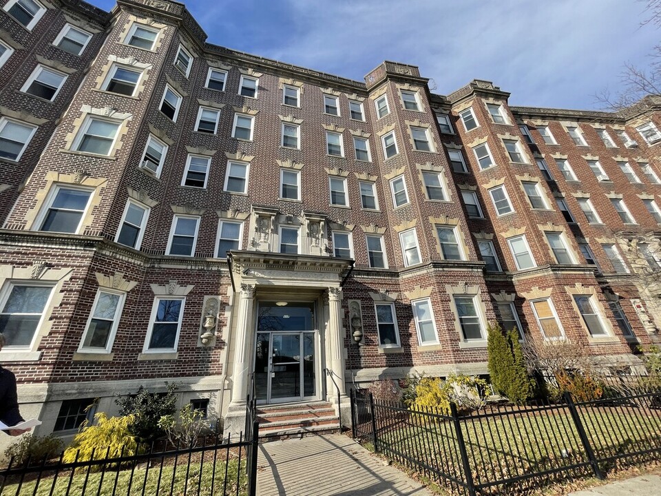 121 Park Dr, Unit 7 in Boston, MA - Foto de edificio
