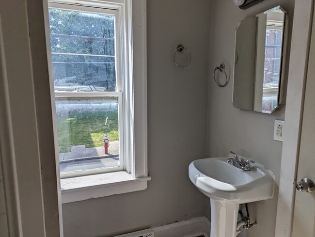 66 Broad St, Unit 2 in Albany, NY - Building Photo - Building Photo