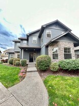 454 Briscoe Pl in Ashland, OR - Building Photo