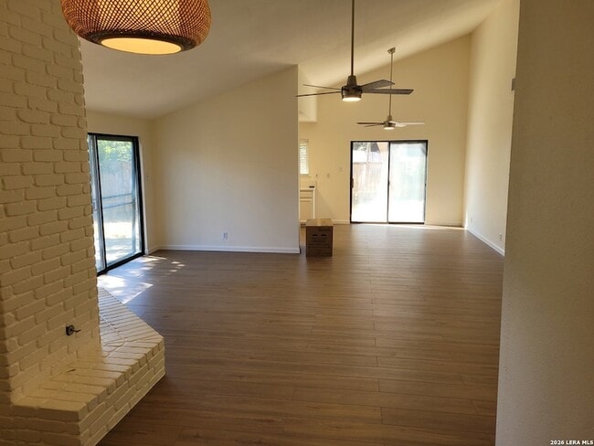 11843 Burning Bnd St in San Antonio, TX - Building Photo - Building Photo