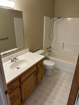 911 W 16th St in Mount Pleasant, TX - Building Photo