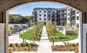 The Fieldston of Fairway in Fairway, KS - Foto de edificio - Building Photo