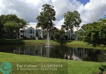 1030 Crystal Way in Delray Beach, FL - Foto de edificio