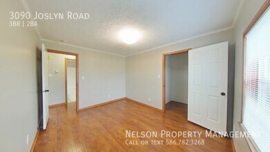 3090 Joslyn Rd in Auburn Hills, MI - Foto de edificio - Building Photo