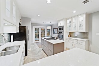 5614 Shoalwood Ave in Austin, TX - Building Photo - Building Photo