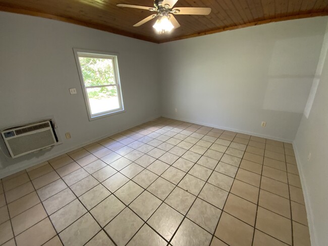 19 Indiana St in Danville, IL - Building Photo - Building Photo