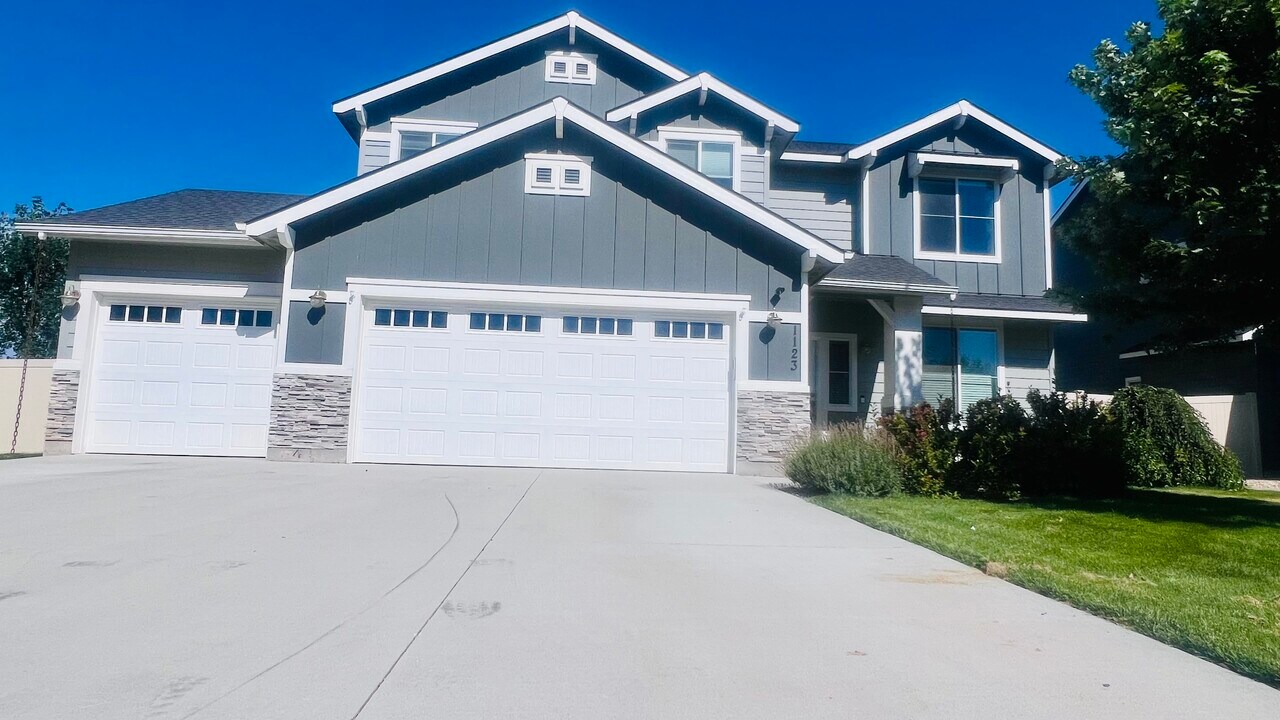 1123 Drexel Hill Ave in Caldwell, ID - Foto de edificio