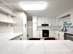 3311 Tyrone Dr in Charlotte, NC - Building Photo - Building Photo