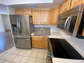 9151 W Greenway Rd in Peoria, AZ - Building Photo - Building Photo