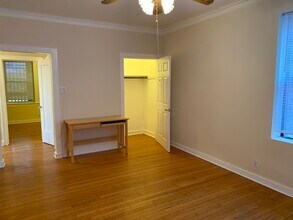 1058 W Granville Ave in Chicago, IL - Building Photo - Building Photo