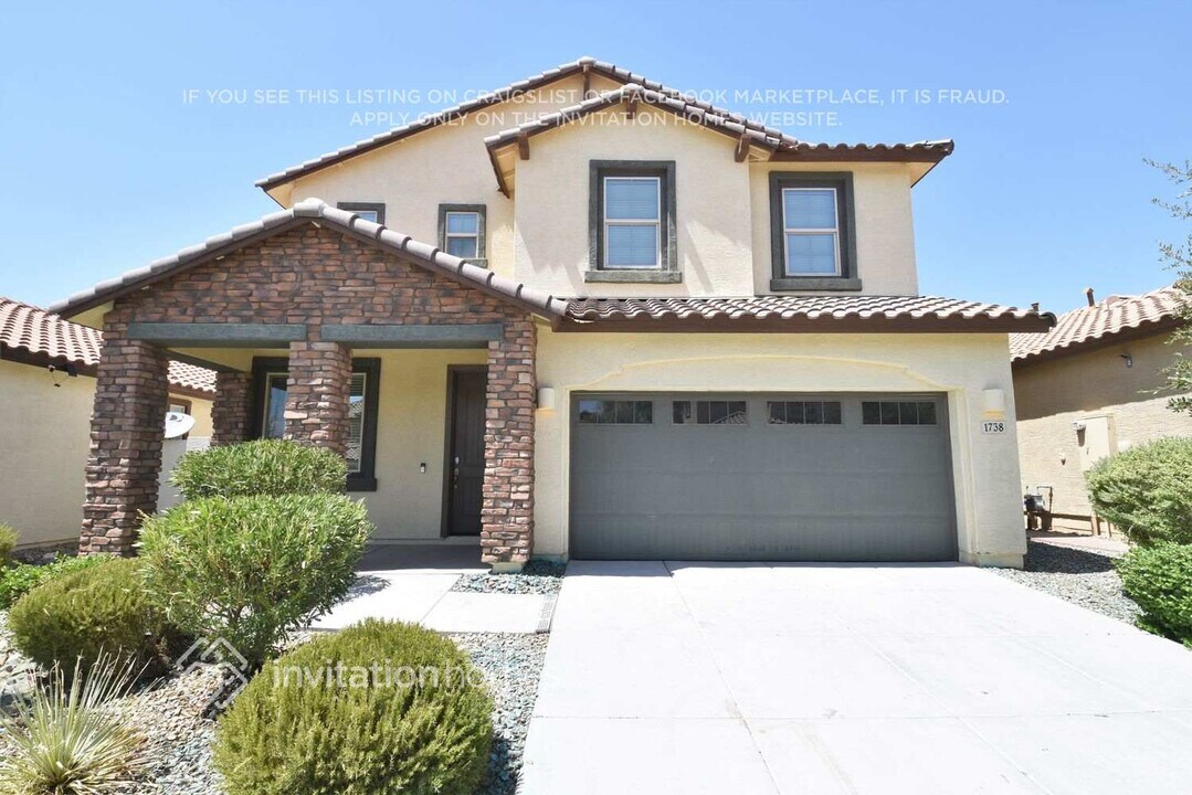 1738 W Lacewood Pl in Phoenix, AZ - Building Photo