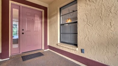 6725 Islander Ln in Tampa, FL - Building Photo - Building Photo