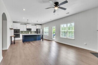 1018 Waterside Dr in Easley, SC - Building Photo - Building Photo