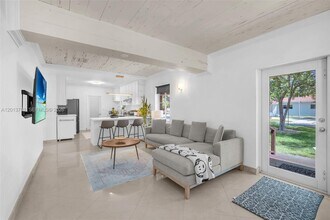470 NE 113th St in Miami, FL - Building Photo - Building Photo