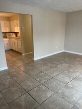 10 Josephine St in North Providence, RI - Foto de edificio - Building Photo