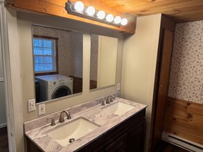 321 Clinton St in Concord, NH - Building Photo - Building Photo