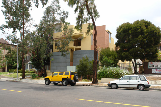 434 S Westmoreland Ave in Los Angeles, CA - Building Photo - Building Photo