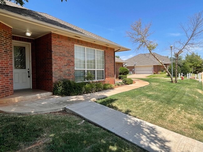 15500 Swallowtail Rd in Edmond, OK - Building Photo - Building Photo