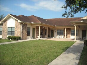 Fenner Square Apartments in Goliad, TX - Building Photo - Building Photo