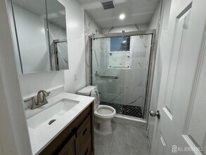 166 Throop Ave in New Brunswick, NJ - Building Photo - Building Photo